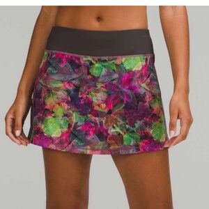 LULULEMON Court Rival Mid-Rise Vivid Floral Tone Multi Tennis Skirt/Skort Size 8